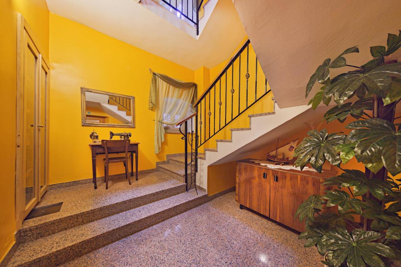 Niko Apartment