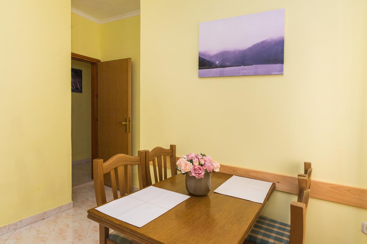 Niko Apartment *