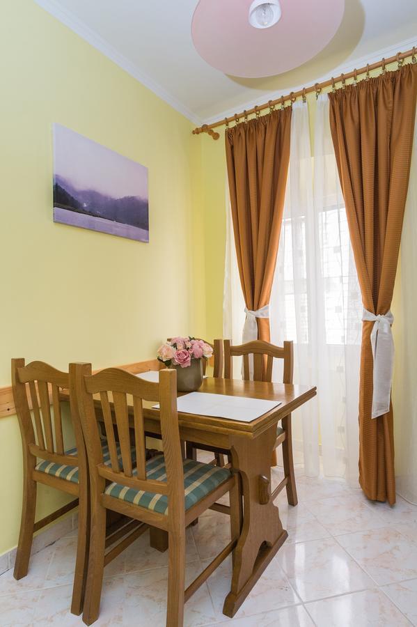 Niko Apartment